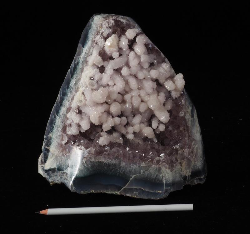 Cristaux de calcite recouverts de quartz