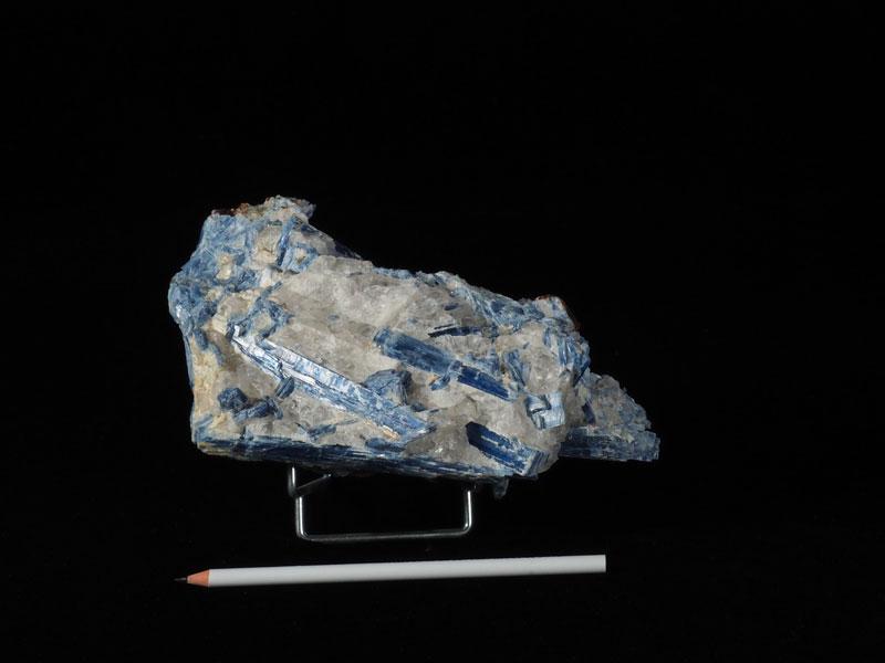 Disthène (cyanite) sur quartz
