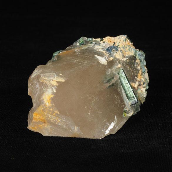 [142] Tourmaline verte sur quartz