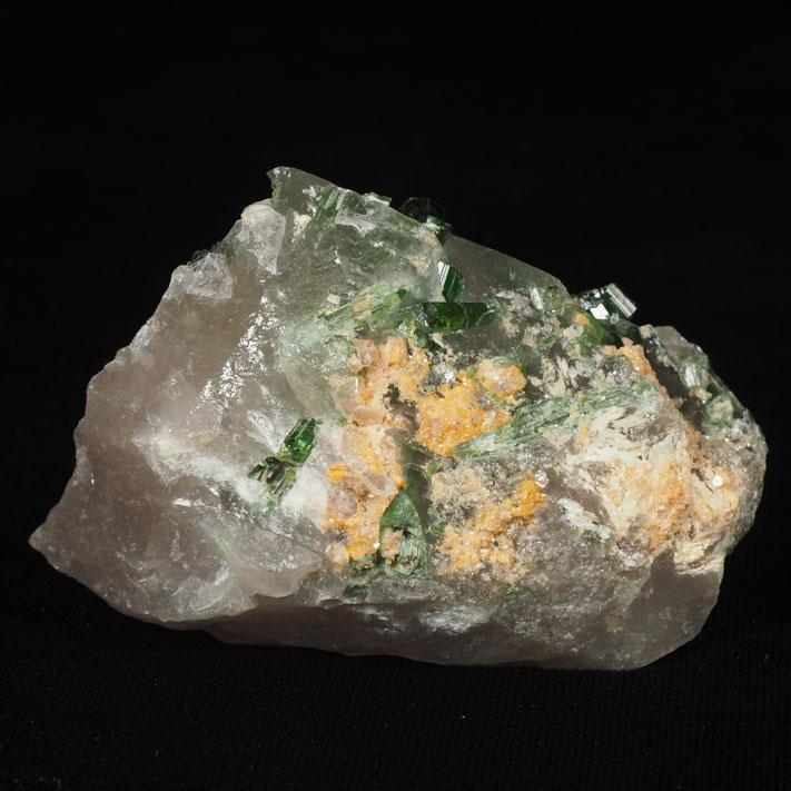 [144] Tourmaline verte sur quartz