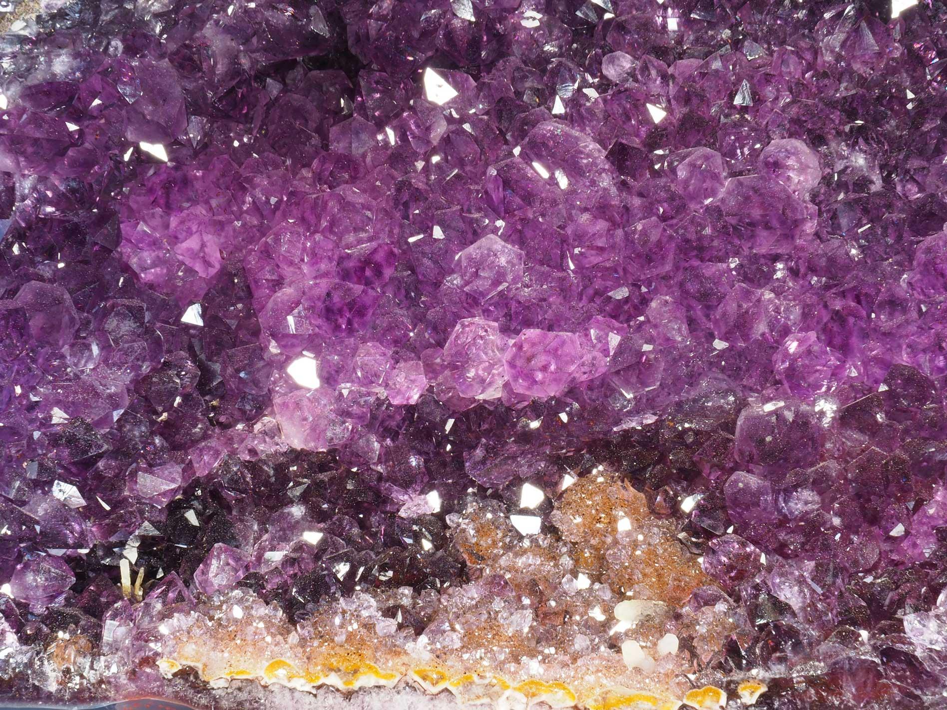 420 Géode d’améthyste